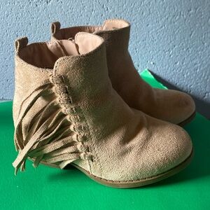 Tan ankle boots for girls 7M (c).